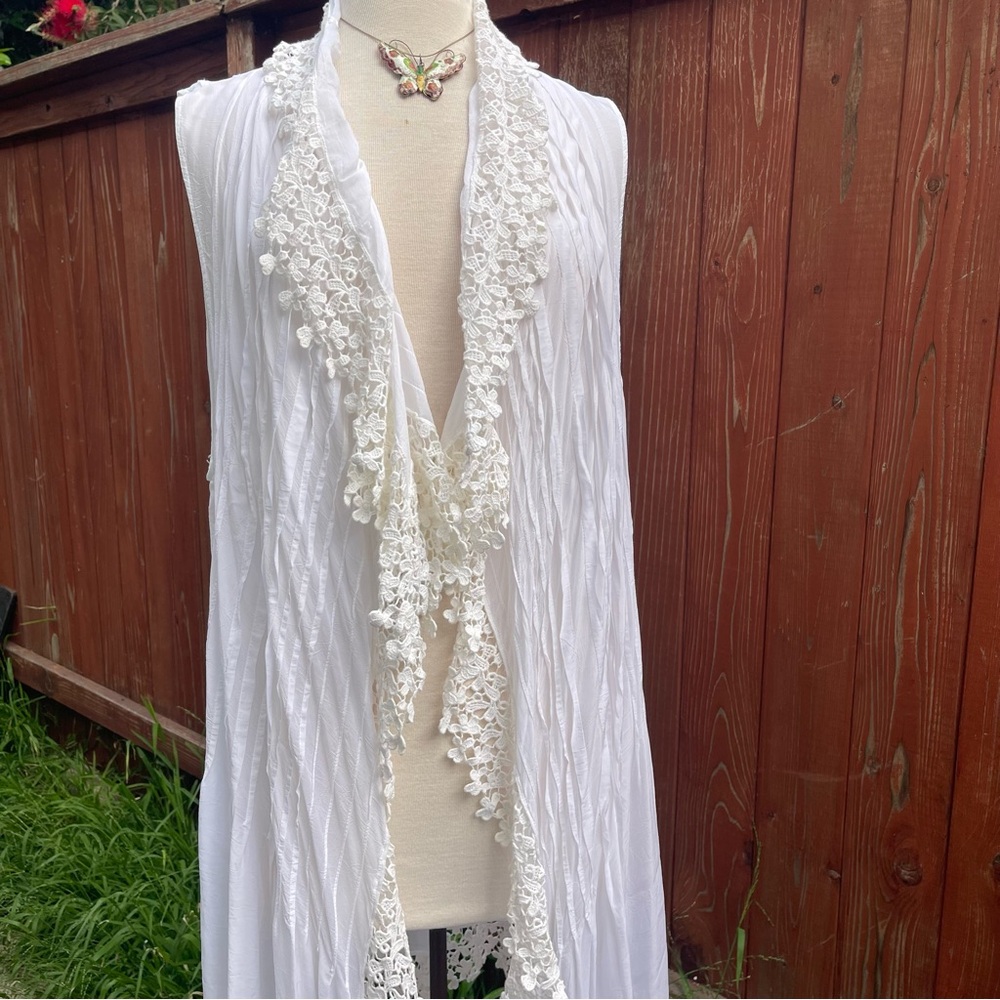 Vintage Johnny Was White Sleeveless tunic vest top with Lace Trim - Picture 4 of 16